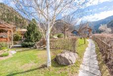 Naturhotel Lüsnerhof - Terrasse und Garten