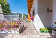 Hotel Monte Paraccia - Questa rampa esterna della terrazza conduce alla sala ristorante e alla reception