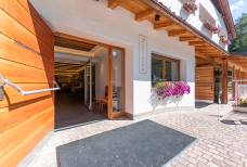Hotel Monte Paraccia - Questa rampa esterna della terrazza conduce alla sala ristorante e alla reception