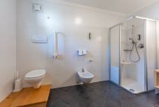 Hotel Teresa - Bad barrierefreies Zimmer Fanes