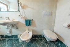 Bad im Zimmer 112