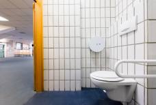 Eislaufplatz Meranarena - WC im Umkleidebereich