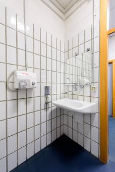 Eislaufplatz Meranarena - WC im Umkleidebereich