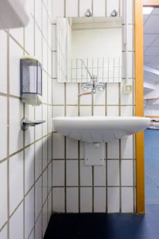 Eislaufplatz Meranarena - WC im Tribünenbereich