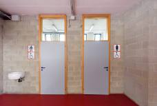 Eislaufplatz Meranarena - WC im Tribünenbereich