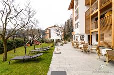 Naturhotel Waldruhe - Giardino e parco giochi