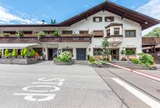 Camping Steiner: Rampe zum Haupthaus mit Rezeption, Bar, Restaurant und Minimarket