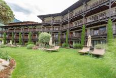 Andreus Golfhotel - Garten und olympisches Becken