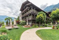 Andreus Golfhotel - Garten und olympisches Becken