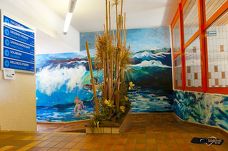 Sportwell Malles - Rampe Zugangsweg zum Hallenbad