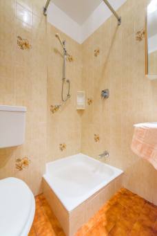 Residence Lenzenau - Bagno appartamento n. 9
