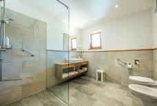 Sterzinger Moos - Zimmer 220 - Badezimmer