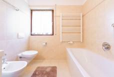 Appartements Steiner - Badezimmer Sonne