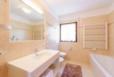 Appartements Steiner - Badezimmer Sonne