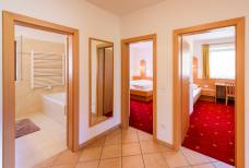 Appartements Steiner - Badezimmer Sonne