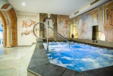 Hotel Kreuzbergpass - Hallenbad und Wellness