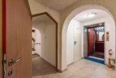 Rampe zum Wellnessbereich