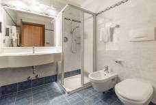 Hotel Tschurtschenthaler - Bagno della camera 15