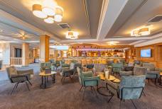 Hotel Montis - Bar und Terrasse