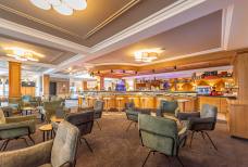 Hotel Montis - Bar und Terrasse