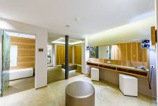 Alpiana Resort - Umkleidebereich Hallenbad und Fitness