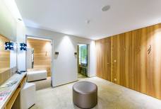 Alpiana Resort - Umkleidebereich Hallenbad und Fitness