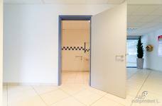 Alpinpool - Toilette im Eingangsbereich