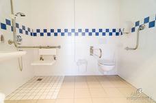 Alpinpool - Toilette im Saunabereich