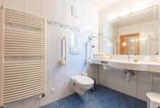 Moar's Hotel - Bagno della camera doppia 219