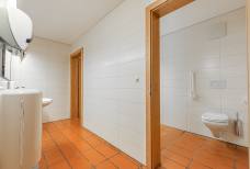 Hotel Jú Furcia - Passo Furcia - San Vigilio di Marebbe: Bagno accessibile