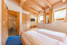 Hotel Jú Furcia - Furkelpass - St. Vigil in Enneberg: Bad im Zimmer 209
