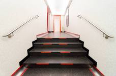 Stella Kino: Treppen zur Toilette