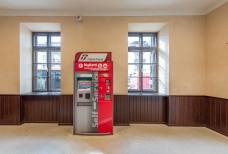 Ingresso, biglietteria e sala d'attesa