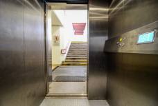 Bahnhof Auer - Treppe und Stufen