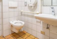 Umlaufbahn St. Ulrich-Seiser Alm: Barrierefreie Toilette Bergrestaurant Seuc