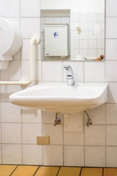 Umlaufbahn St. Ulrich-Seiser Alm: Barrierefreie Toilette Bergrestaurant Seuc
