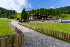 Speikboden - Sand in Taufers: Bergrestaurant und Kinderspielplatz