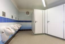 Cabinovia Klausberg Express: servizi igienici con bagno accessibile per persone con disabilità - Bagno degli uomini