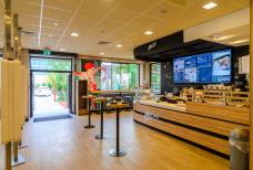 McDonald's Merano - Ordinazioni e sala ristorante