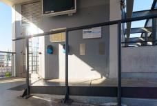 Bahnhof Bozen Süd: Rampe vom Bahnsteig zum Wartesaal