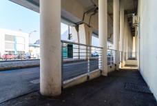 Bahnhof Bozen Süd: Rampe zum Fahrstuhl