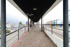 Questa rampa porta dal posto macchina riservato alla banchina 1.