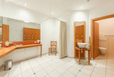 Hotel Lodenwirt - Spogliatoio e WC wellness