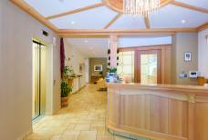 Hotel Tonzhaus - Ascensore
