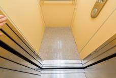 Hotel Tonzhaus - Ascensore
