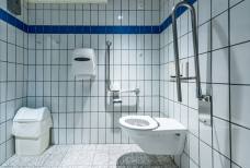 Bagno spogliatoio piscina