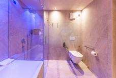 Tratterhof - Mountain Sky Hotel - Badezimmer Panorama suite Dolomites