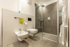 Residence Bergheim - Ferienwohnung Pragser Wildsee - Großes Bad