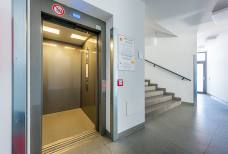 Arena Bar & Restaurant Carstop  - Ascensore