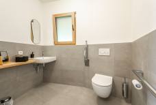 Urlaub auf dem Bauernhof Preglhof - WC im Frühstücks- und Aufenthaltsraum
